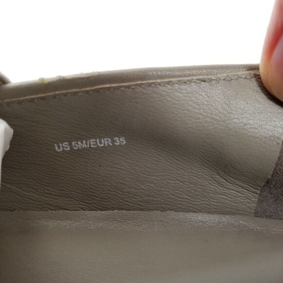 Vince Women Slip On Flats Size 5 Taupe Suede Comfort Shoes - Picture 7 of 7